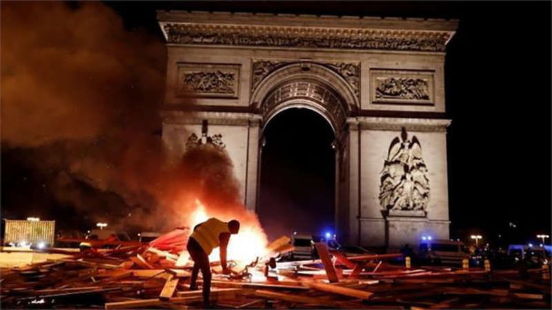 france chaos 0001 1000