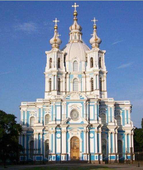 Смольный монастырь. В Петербурге Казанова не
прижился