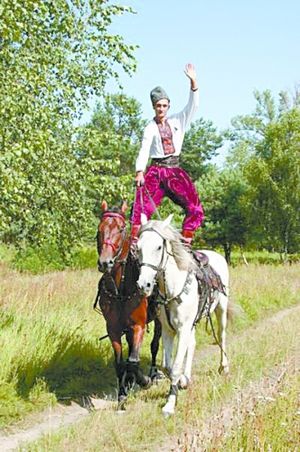 Дерби по-украински. Все время пытаемся ускакать сразу на двух конях