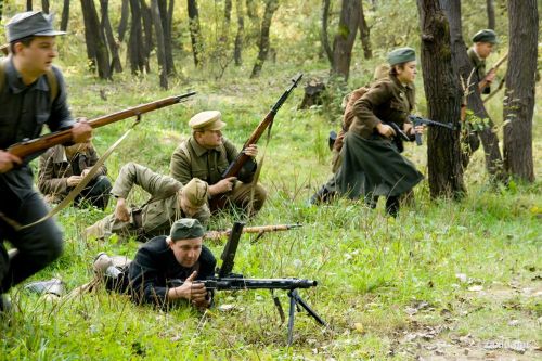 Современная реконструкция. Такая «атака» в реальности закончилась бы за 10 секунд работы пулемета